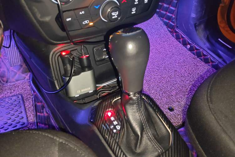 Used Jeep Renegade 2018 Connected Large Screen Version 180T Automatic High-Energy Edition
