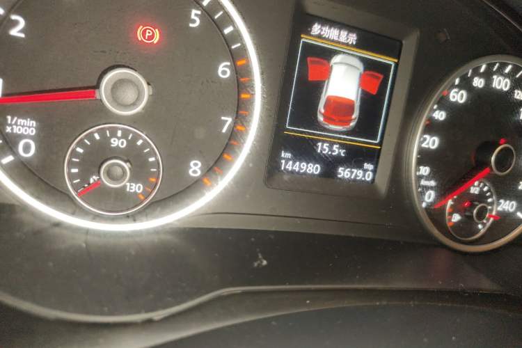 Used Volkswagen Tiguan 2016 300TSI Automatic Two-Wheel Drive Luxury Edition Odometer Close Up