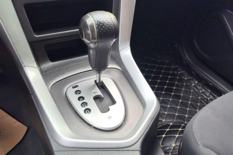 Used Venucia T70 2015 2.0L CVT Smart Choice Edition
