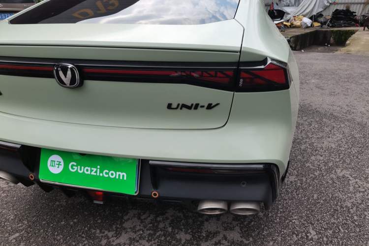 Used CHANGAN UNI-V 2023 2.0T Leading-Speed Edition Exterior 3