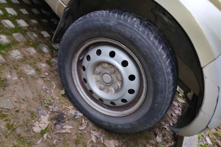 Used Wuling Rongguang 2011 1.2L Base Version
