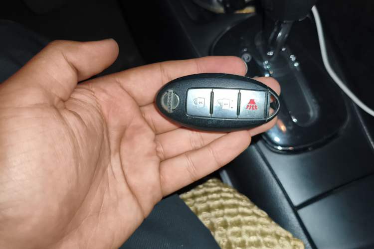 Used Nissan Tiida 2013 1.6L CVT Cool Cafe Edition
