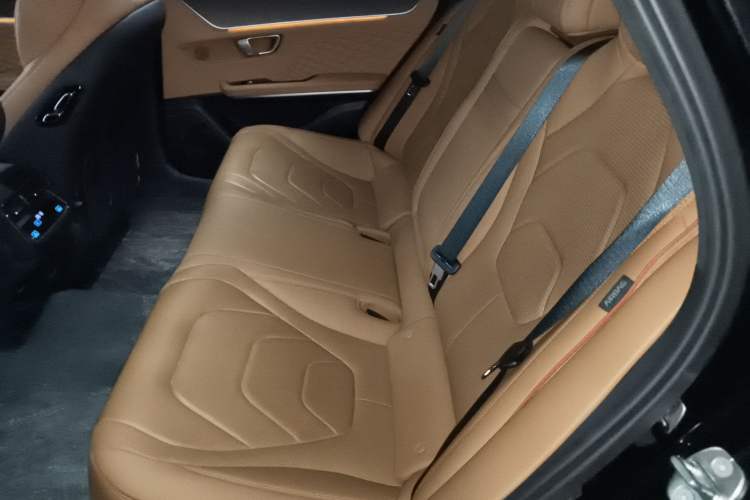 Used BYD Han 2022 DM-i 242km Flagship Model Left Rear Seat