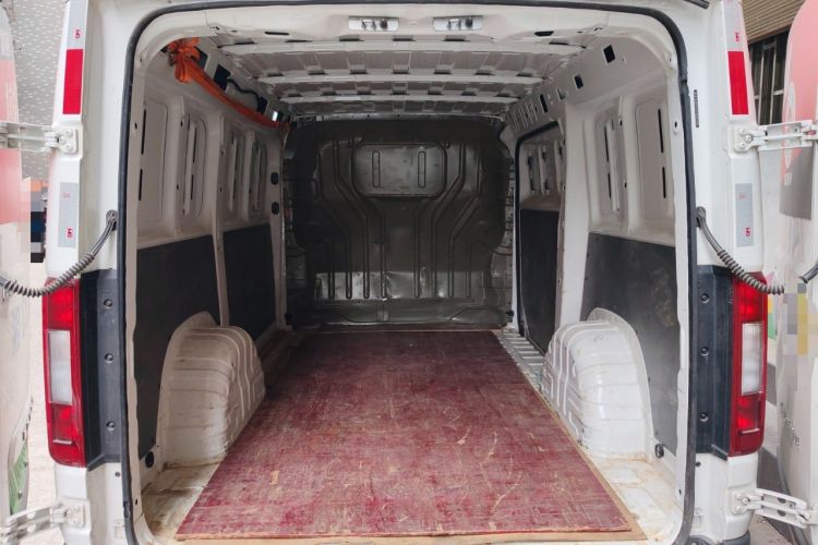 Used Foton Scenic i7 2025 Model—Professional Logistics Short-axle Front-wheel-drive, CATL 43.53 kWh, Zhiyuan Edition, Flat Roof, Single Tire, 2 Seats