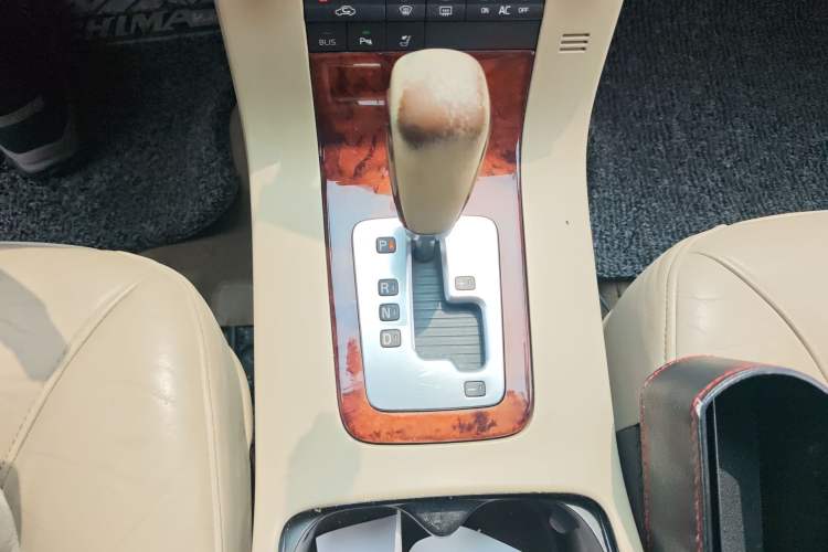 Used Volvo S80 2006 3.2 Gear Lever