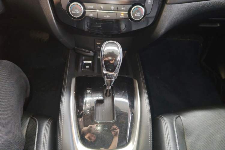 Used Nissan X-Trail 2021 2.0L CVT 2WD XE Fashion Edition Gear Lever