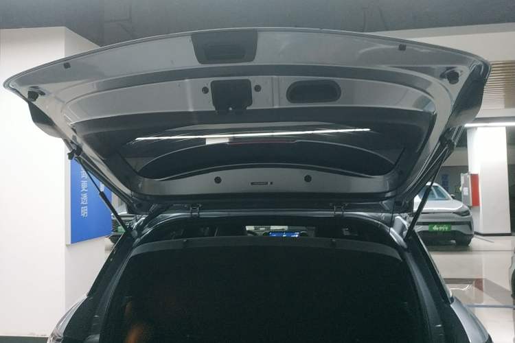 Used BYD Dolphin 2021 405 km Fashion Edition Trunk