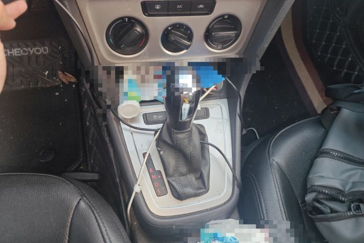 Used Volkswagen Lavida 2015 1.6L Automatic Fashion Edition Gear Lever