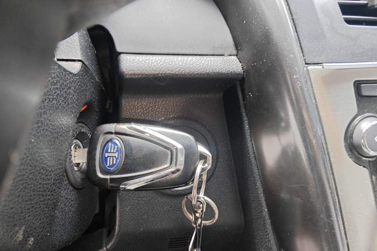 Used Bestune X80 2013 2.0L automatic luxury version