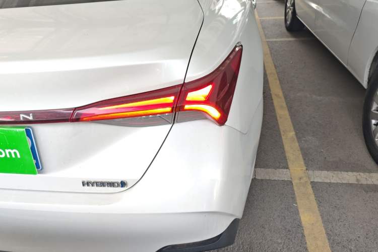 Used Toyota Avalon 2022 Dual-Engine 2.5L Luxury Edition Right Rear Taillight