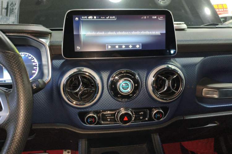 Used BAIC Off-Road BJ40 2018 PLUS 2.3T Automatic Four-Wheel Drive Flagship Version China V Emission Standard Audio And AC Panel