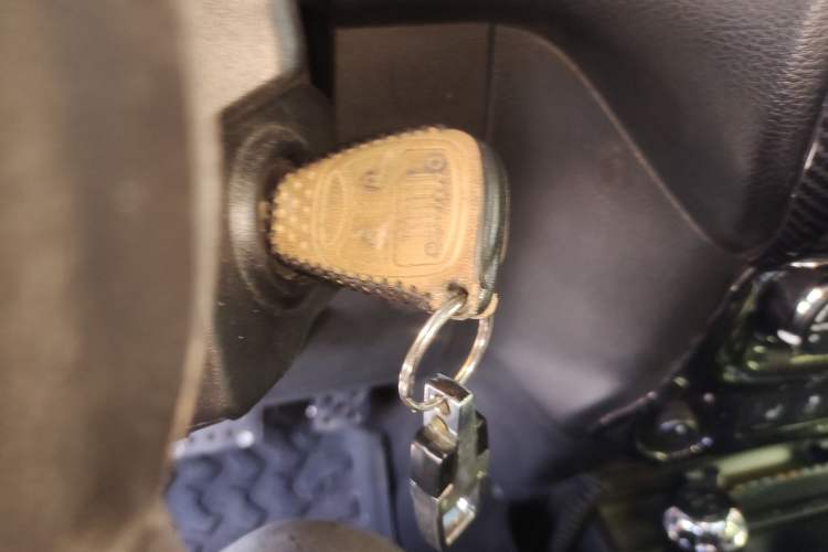 Used Jeep Wrangler 2015 3.6L Rubicon Four-Door Comfort Edition Vehicle Key