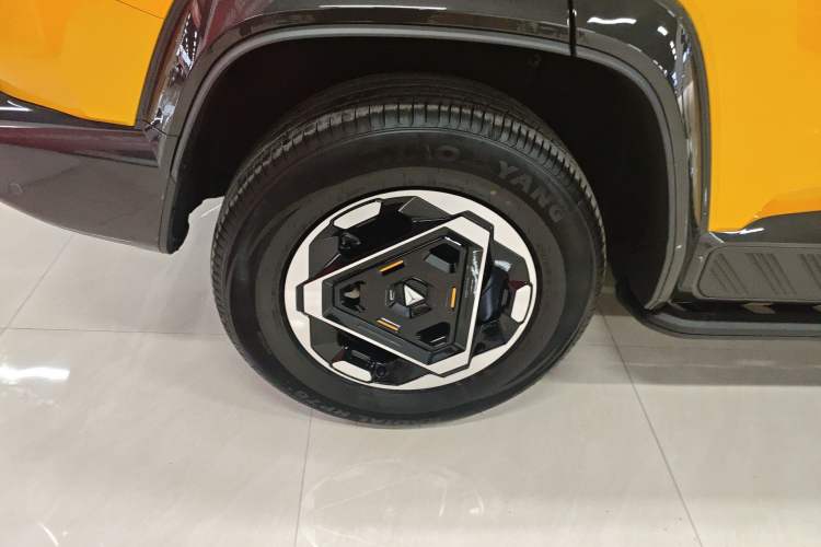 Used Deepal G318 2025 Worry-Free Cross-Country Edition Four-Wheel Drive Distant Mountains Version