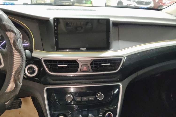 Used Geely Auto Emgrand GT 2015 2.4L Comfort Model Audio And AC Panel