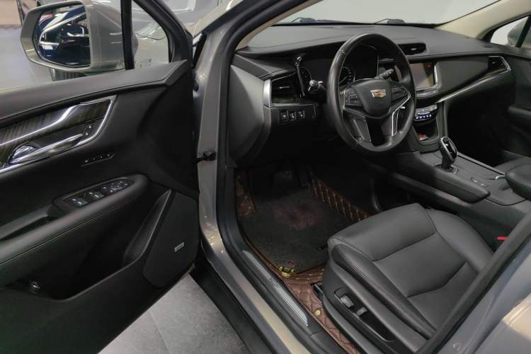 Used Cadillac XT5 2018 25T Luxury Model
