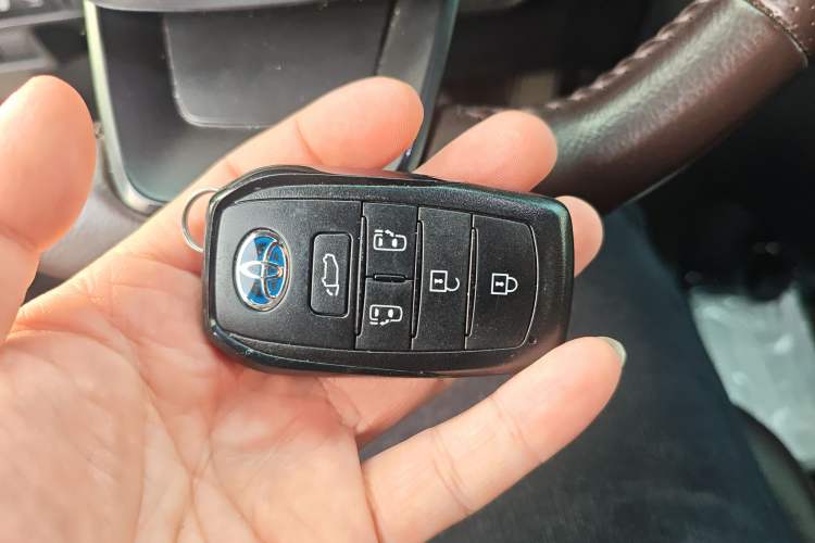 Used Toyota SIENNA 2021 2.5L Hybrid Platinum Edition