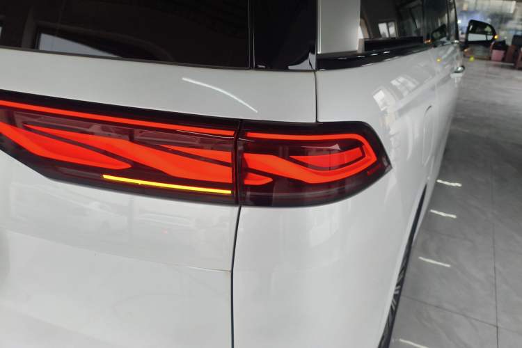 Used BYD Xia 2025 DM-i 1.5T 180km Beyond Edition Right Rear Taillight