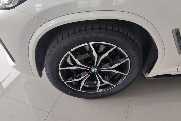 Used BMW X3 2022 Restyled xDrive25i M Sport Package Left Front Wheel Hub