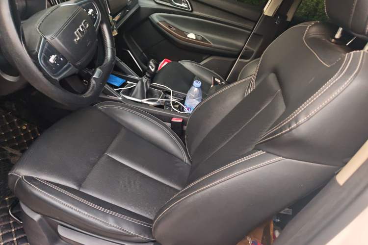 Used JMC Yuhu 9 2019 2.0T Manual Gasoline 4x4 Comfort Edition
