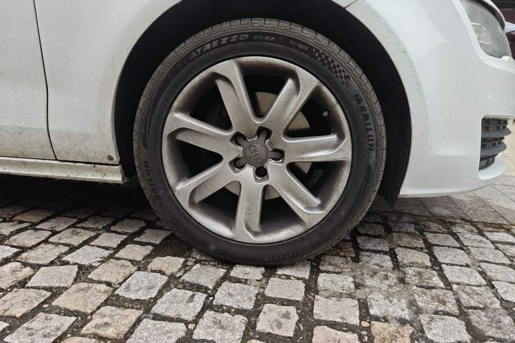 Used Audi A7 2013 35 FSI quattro Ambition Edition Right Front Wheel Hub