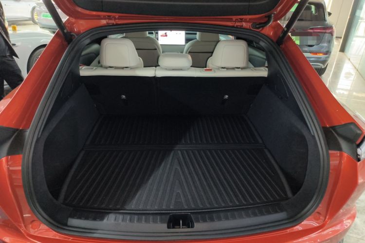 Used ONVO L60 2024 60 kWh All-Wheel Drive Trunk