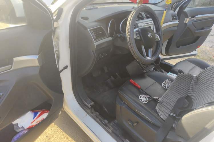 Used BAIC Senova X65 2015 2.0T Automatic Elite Model
