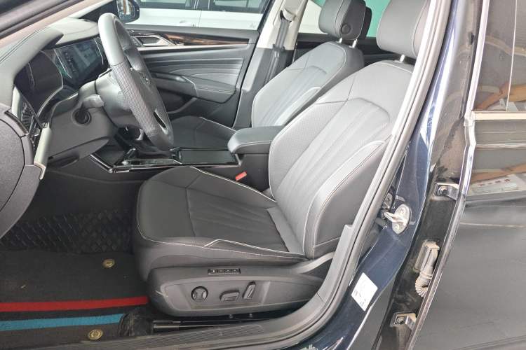 Used Volkswagen Passat 2024 330TSI Elite Edition Left Front Seat