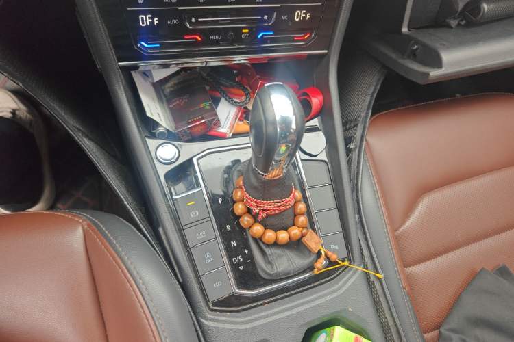 Used Volkswagen Lavida 2022 280TSI DSG Luxury Edition Gear Lever