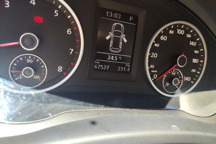 Used Volkswagen Tiguan 2016 280TSI Automatic Two-Wheel-Drive Silk Road Style Edition Odometer Close Up