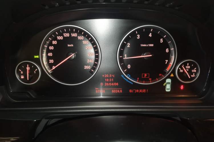 Used BMW 5 Series 2013 525Li Luxury Model