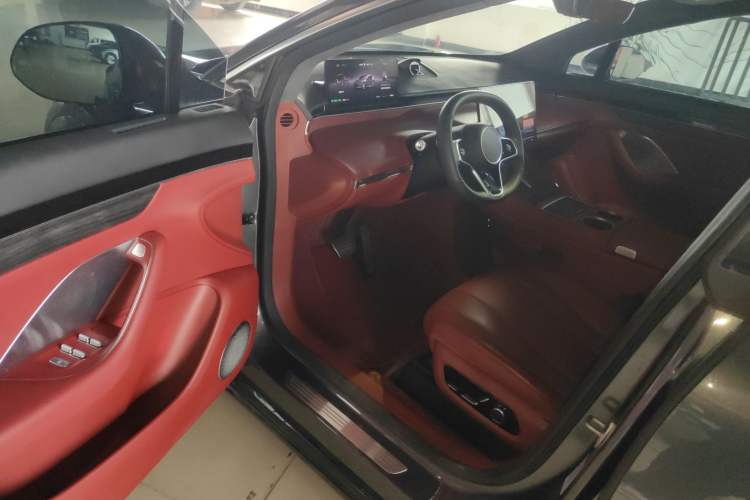 Used Hima Luxeed R7 2024 All-Electric 802 km Max Driver Seat