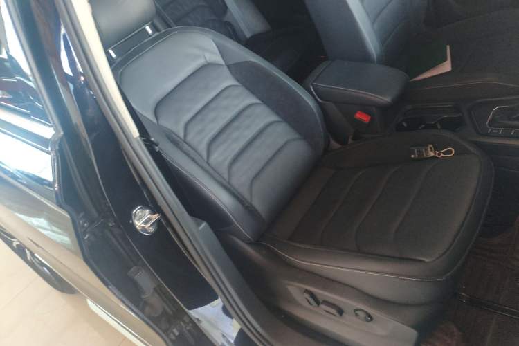 Used Volkswagen Tiguan L 2018 330TSI Automatic Two-Wheel Drive Luxury Edition