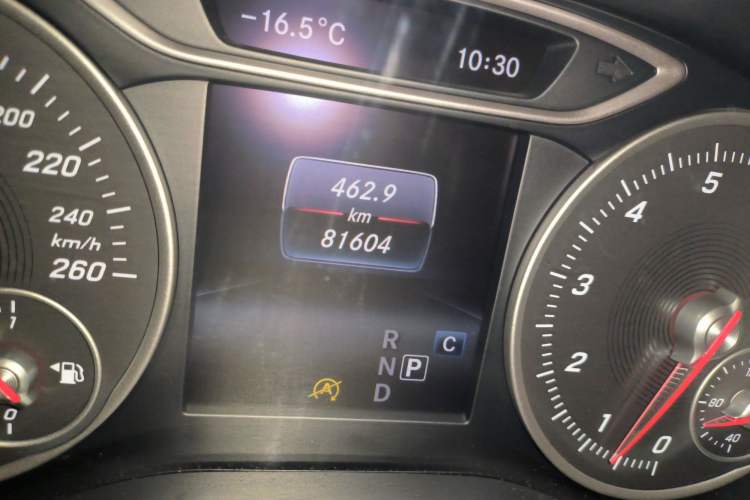 Used Mercedes-Benz B-Class 2017 B 200 Sport Edition Odometer Close Up