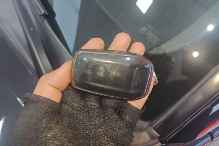 Used Toyota Camry 2021 2.0G Luxury Edition
