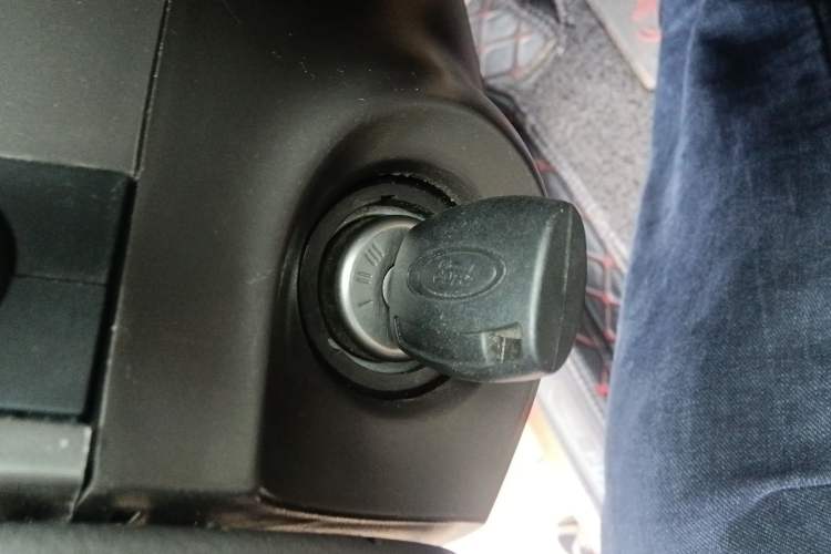 Used Ford Focus 2011 Hatchback 1.8L Automatic Fashion Edition Vehicle Key