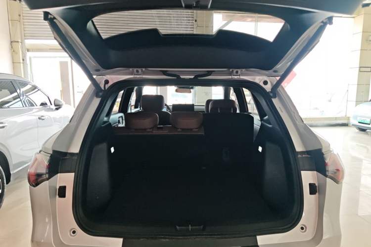 Used Wuling Xingguang S 2025 Model 510 km Flagship Version Trunk