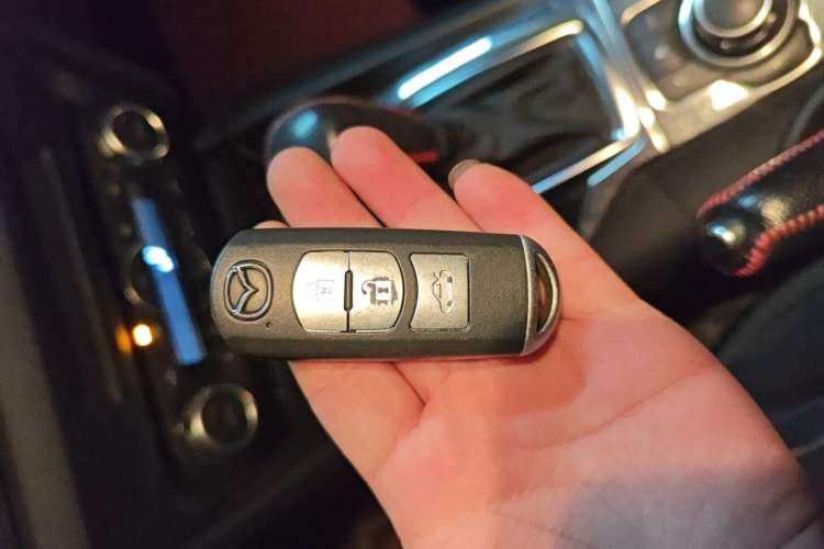 Used Mazda 3 Axela 2014 Sedan 1.5L Automatic Luxury Model
