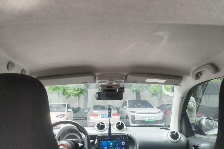 Used smart fortwo 2015 1.0L 52 kW hardtop Dynamic version