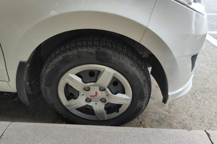 Used Wuling Hongguang 2020 1.2L S Base Model China VI LSI Right Front Wheel Hub