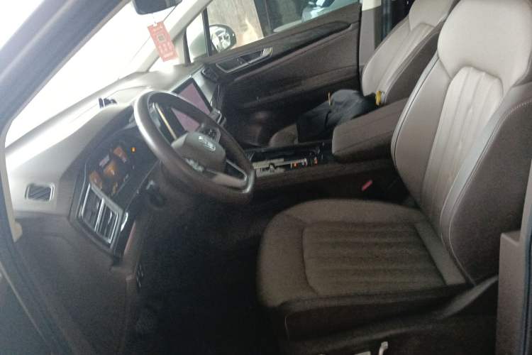 Used Volkswagen Viloran 2024 330TSI Luxury Edition Left Front Seat