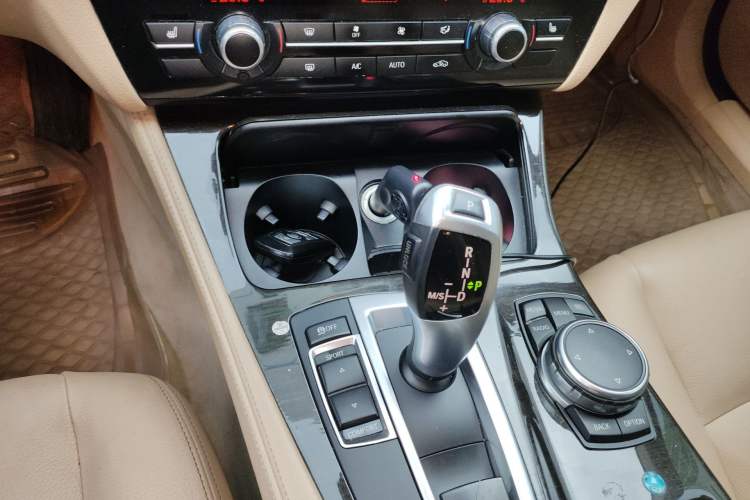 Used BMW 5 Series 2014 525Li Luxury Design Package Gear Lever