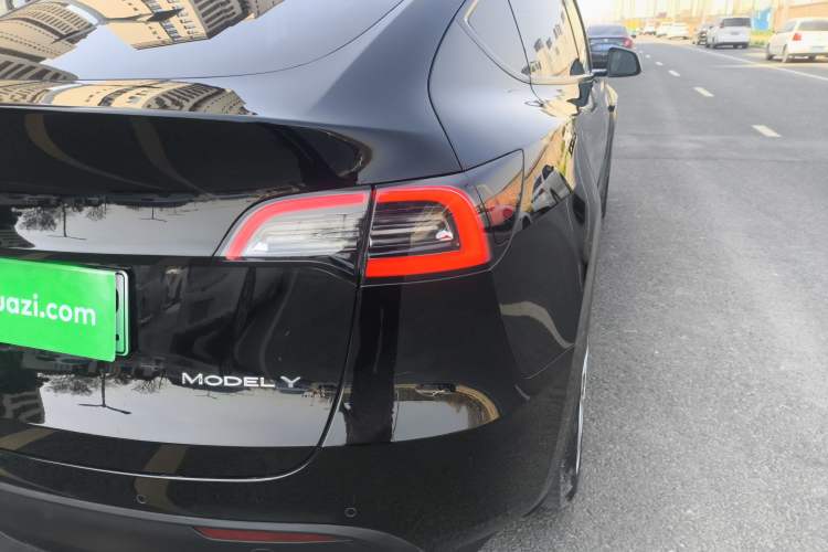 Used Tesla Model Y 2022 Revised Version Long-Range All-Wheel Drive Exterior 3