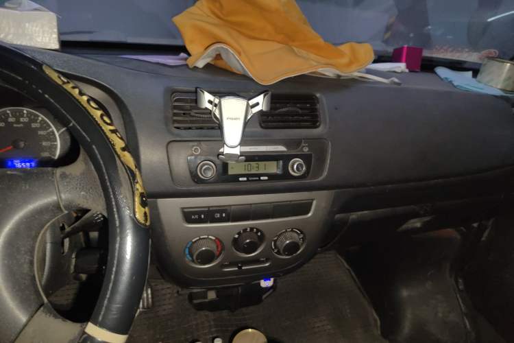 Used CHANGAN KAICHENG Taurus 2011 1.3L Standard Version Audio And AC Panel