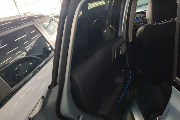 Used Formula Leopard Titanium 3 2025 501 km All-Wheel Drive Intelligent Driving Max Edition