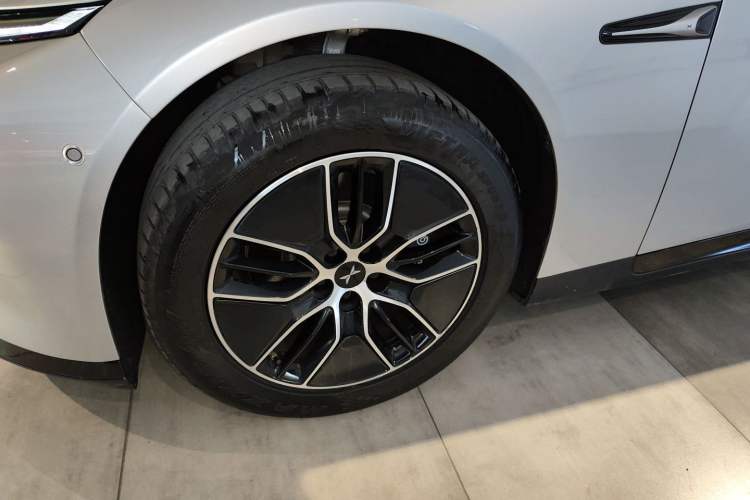 Used XPeng P7 2023 P7i 702 Pro Exterior 3