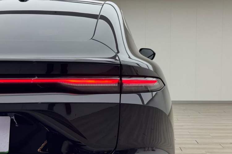 Used Nio EC6 2024 75 kWh Right Rear Taillight