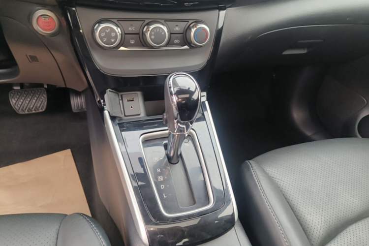 Used Nissan Sylphy 2018 1.6XV CVT Deluxe Edition Gear Lever