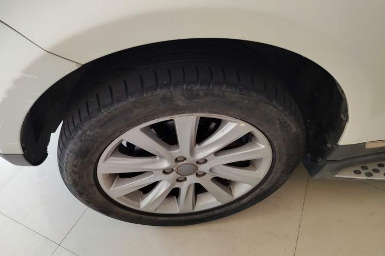Used Haval H8 2015 2.0T Four-Wheel Drive Elite Model
