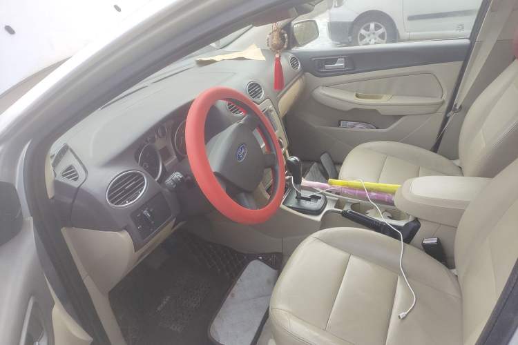 Used Ford Focus 2011 Hatchback 1.8L Automatic Fashion Edition
