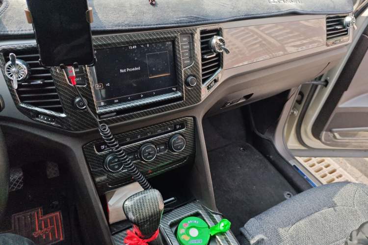 Used Volkswagen Teramont 2017 380TSI Four-Wheel Drive Luxury Edition Audio And AC Panel